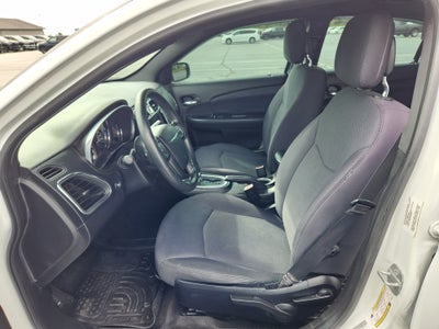 2014 Chrysler 200 LX