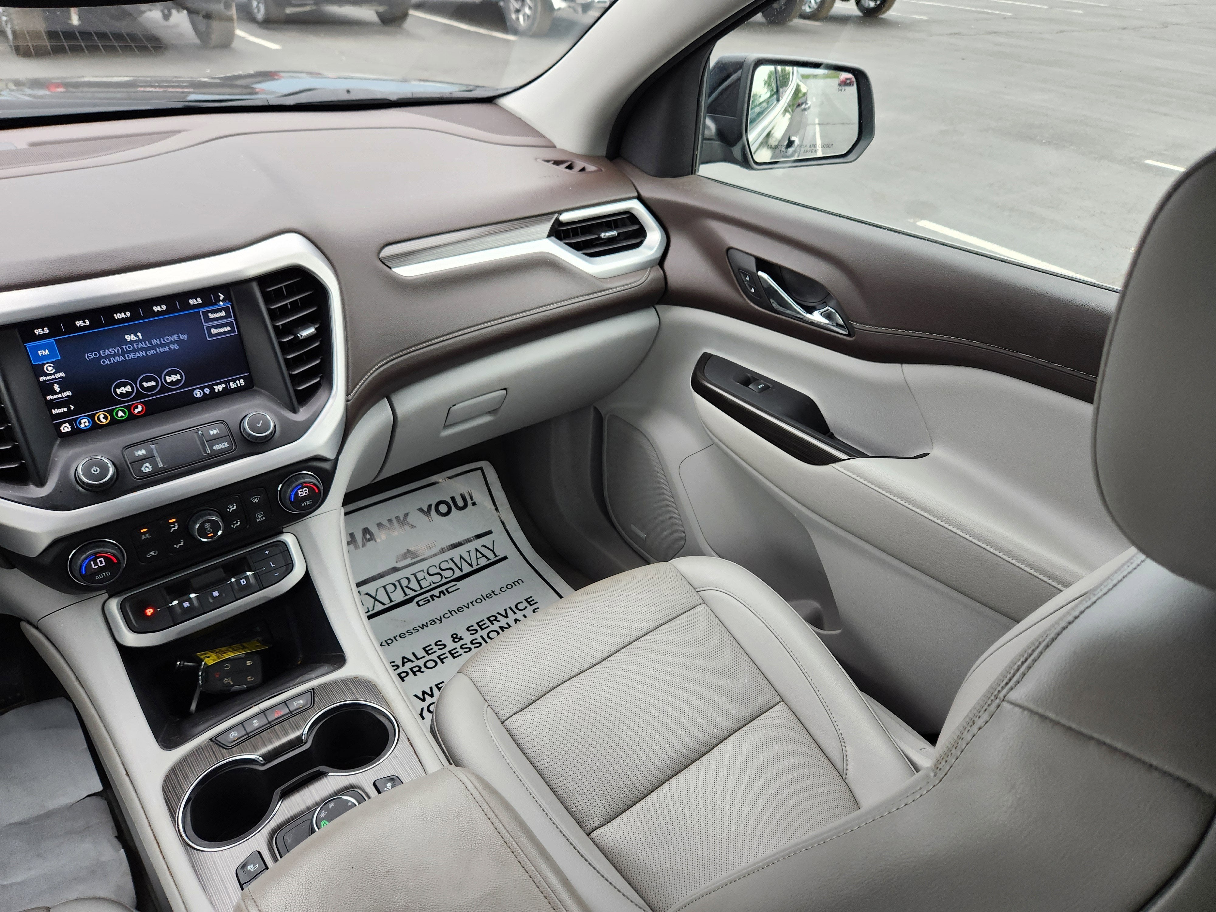 2023 GMC Acadia SLT