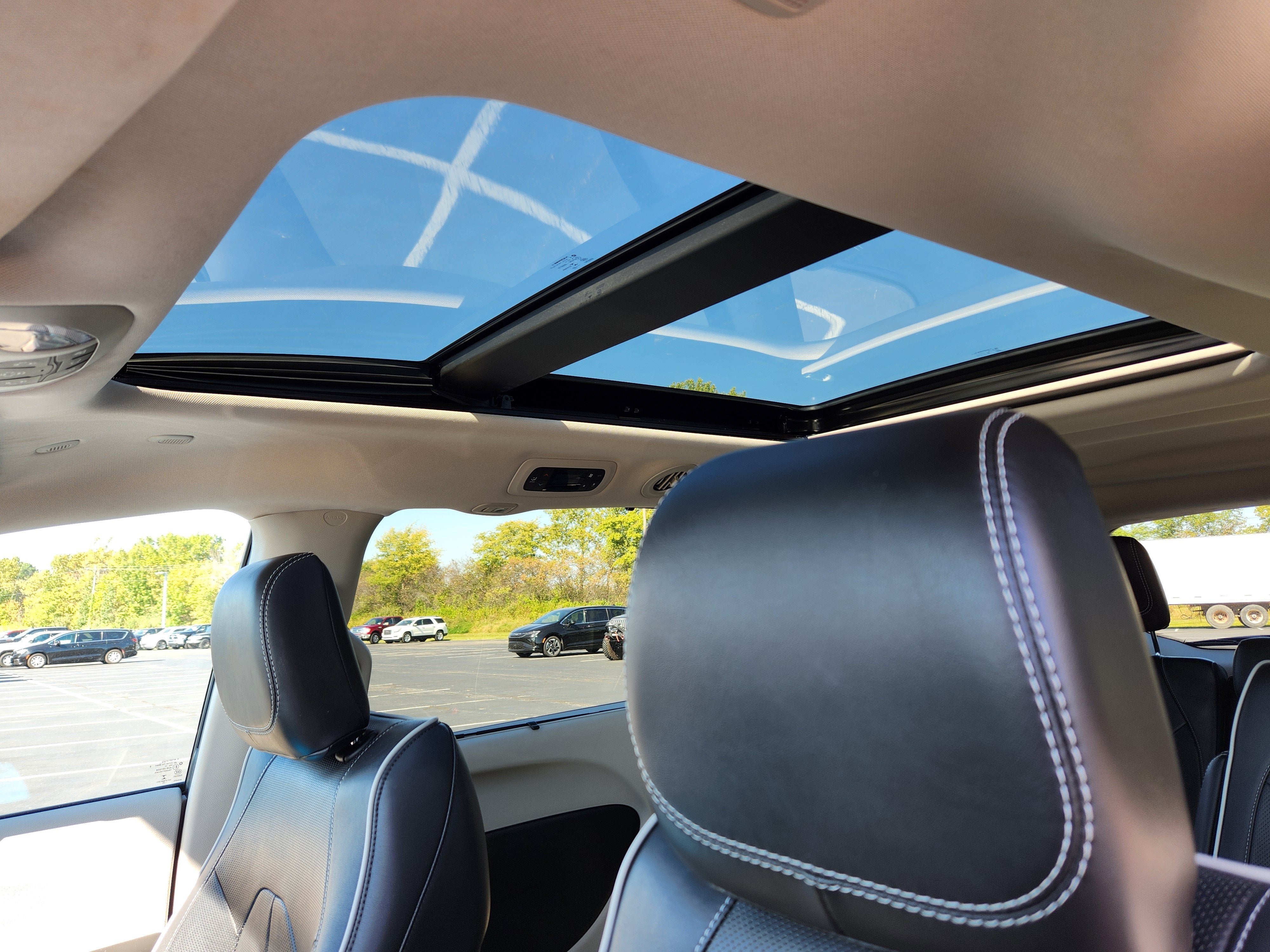 2022 Chrysler Pacifica Limited AWD