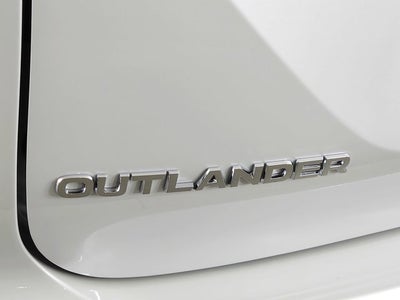 2026 Mitsubishi Outlander ES