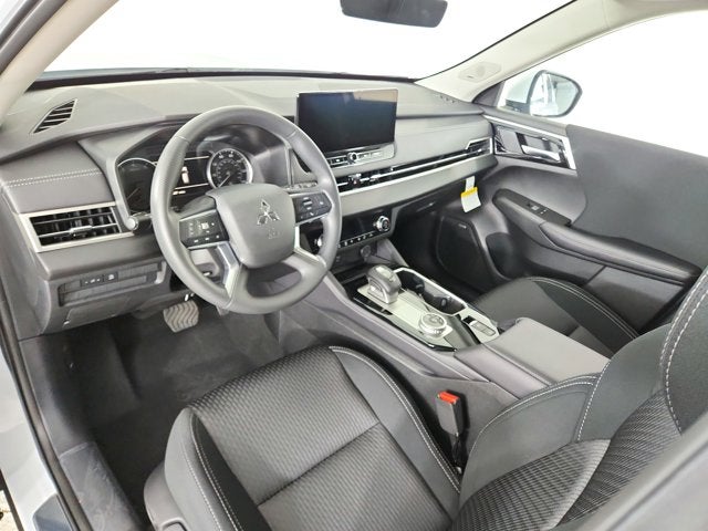 2026 Mitsubishi Outlander ES