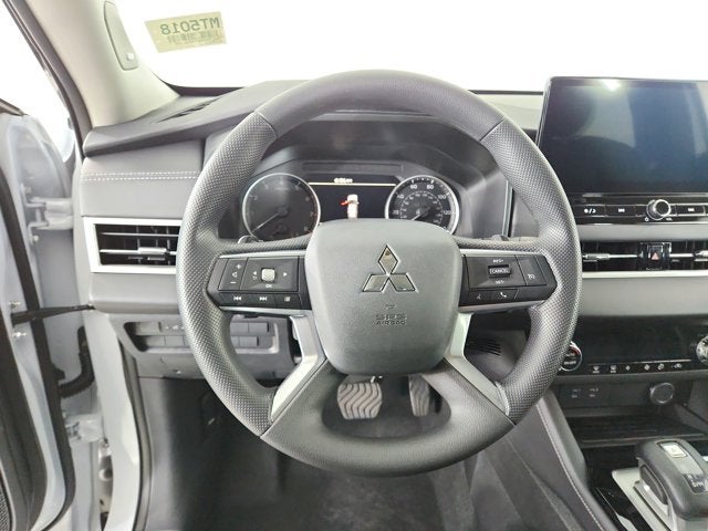 2026 Mitsubishi Outlander ES