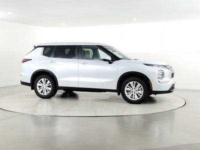 2026 Mitsubishi Outlander ES