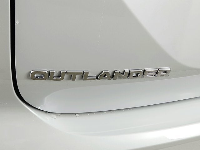 2026 Mitsubishi Outlander ES