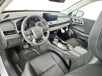 2026 Mitsubishi Outlander ES