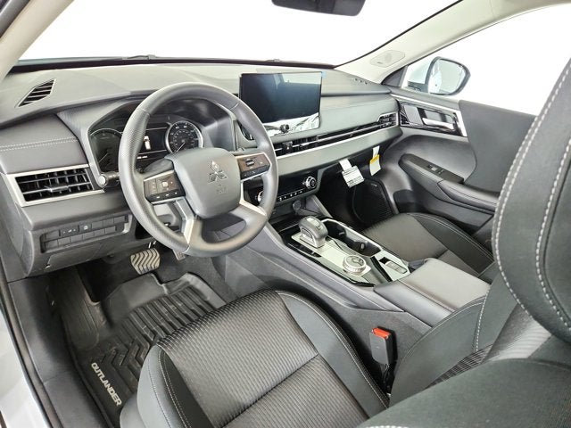 2026 Mitsubishi Outlander ES