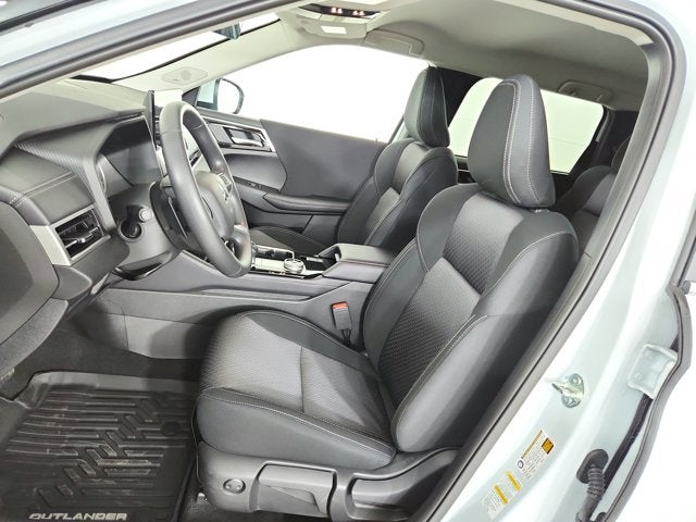 2026 Mitsubishi Outlander ES