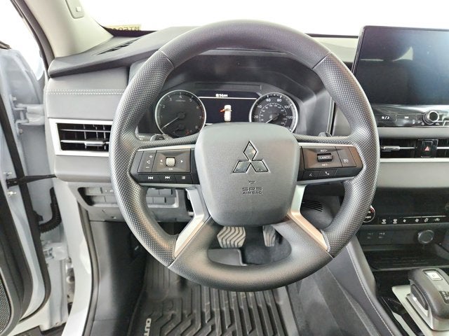 2026 Mitsubishi Outlander ES