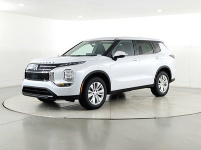 2026 Mitsubishi Outlander ES