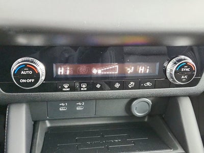 2026 Mitsubishi Outlander ES