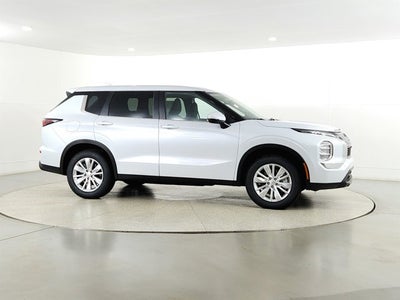 2026 Mitsubishi Outlander ES