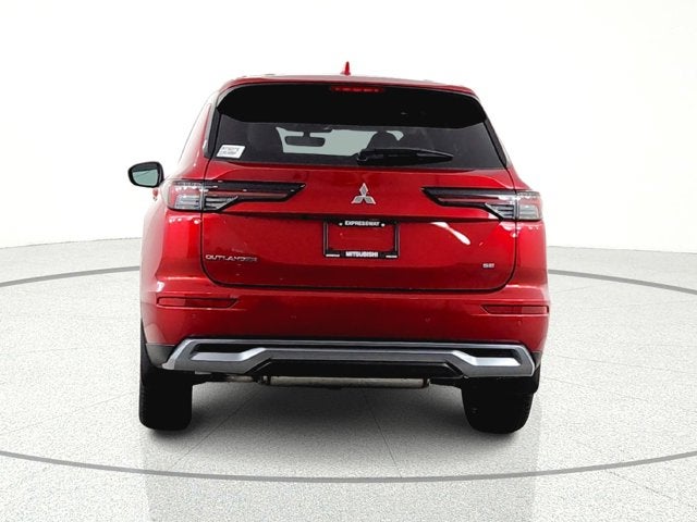 2026 Mitsubishi Outlander Base