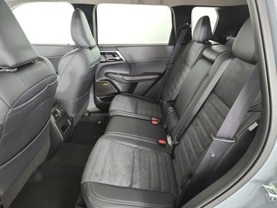 2026 Mitsubishi Outlander SE