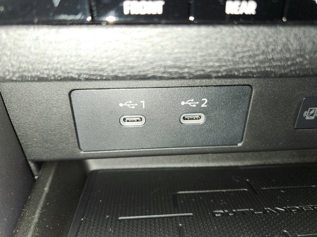 2026 Mitsubishi Outlander SE
