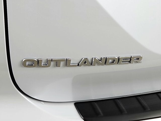 2026 Mitsubishi Outlander Base