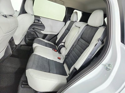 2026 Mitsubishi Outlander Base