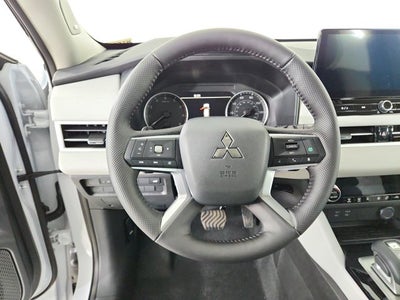 2026 Mitsubishi Outlander Base