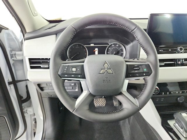 2026 Mitsubishi Outlander Base