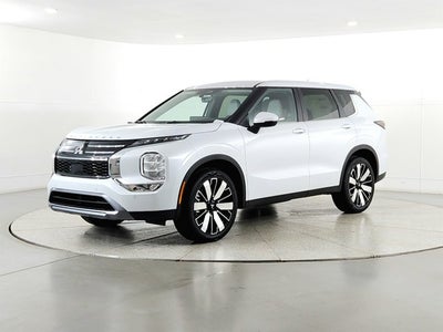 2026 Mitsubishi Outlander Base