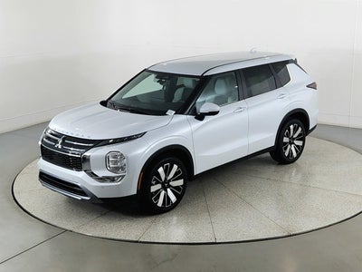 2026 Mitsubishi Outlander Base