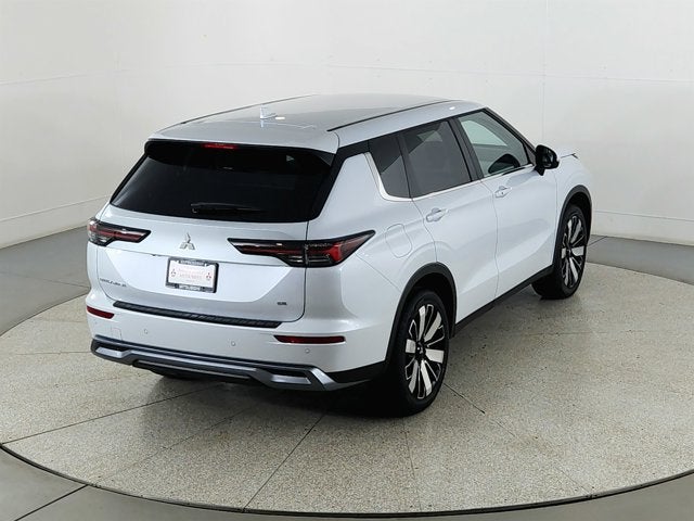 2026 Mitsubishi Outlander Base