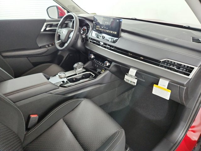 2026 Mitsubishi Outlander ES