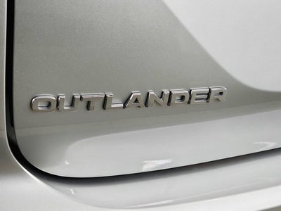 2025 Mitsubishi Outlander SE