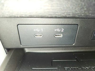 2026 Mitsubishi Outlander SE