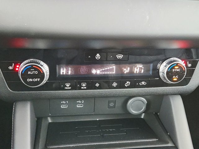 2026 Mitsubishi Outlander Base