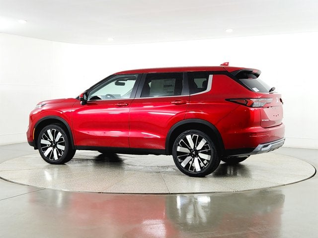 2026 Mitsubishi Outlander Base