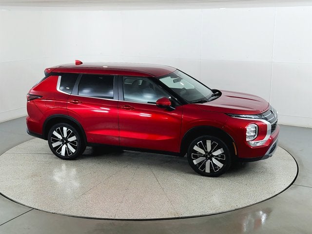 2026 Mitsubishi Outlander Base