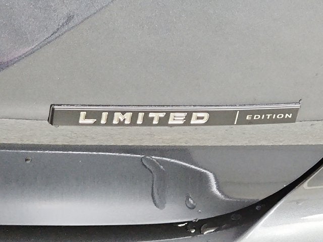2027 Mitsubishi Outlander LE