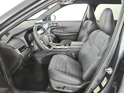 2027 Mitsubishi Outlander LE