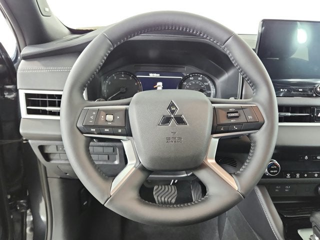 2027 Mitsubishi Outlander LE