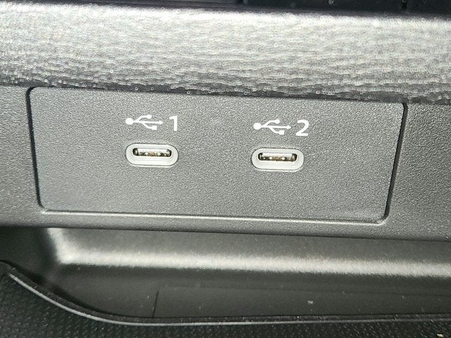2027 Mitsubishi Outlander LE