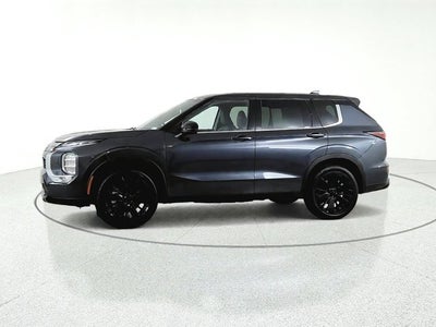 2027 Mitsubishi Outlander LE