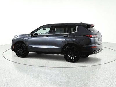 2027 Mitsubishi Outlander LE