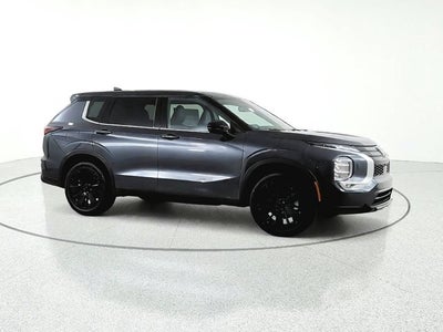 2027 Mitsubishi Outlander LE
