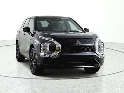 2027 Mitsubishi Outlander LE