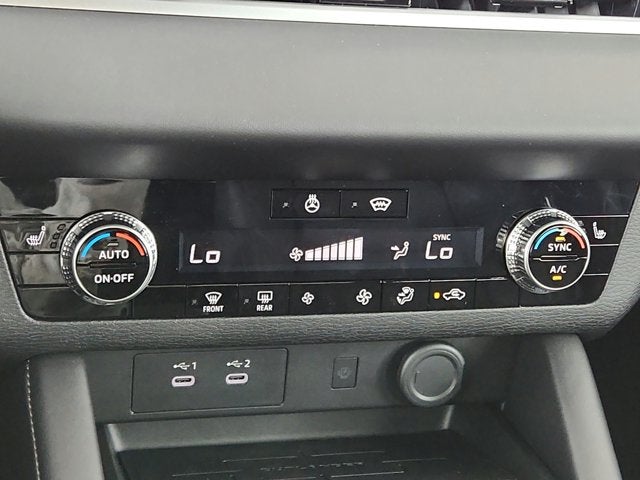 2026 Mitsubishi Outlander Base