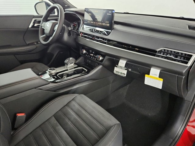 2026 Mitsubishi Outlander Base