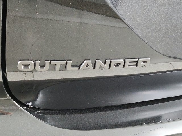 2026 Mitsubishi Outlander LE