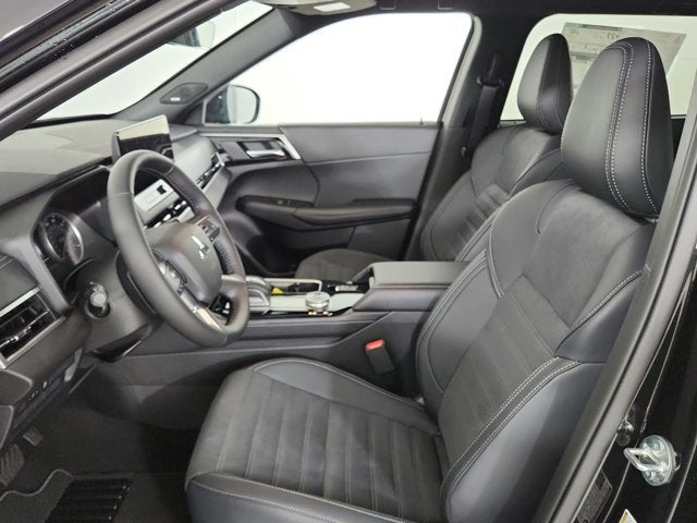 2026 Mitsubishi Outlander LE