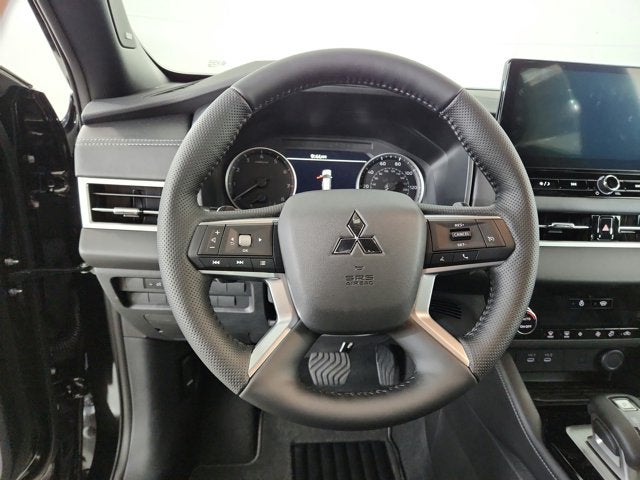 2026 Mitsubishi Outlander LE