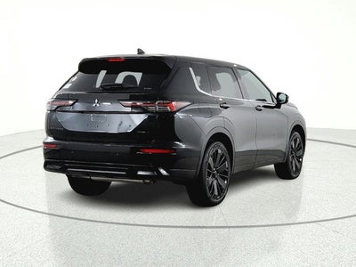 2026 Mitsubishi Outlander LE