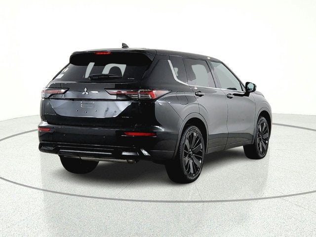 2026 Mitsubishi Outlander LE