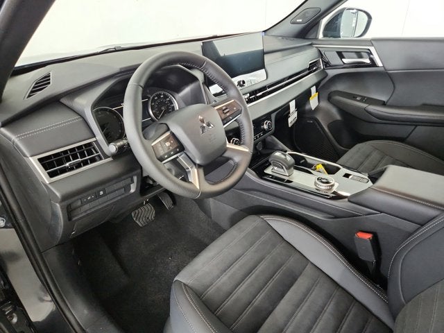 2026 Mitsubishi Outlander LE