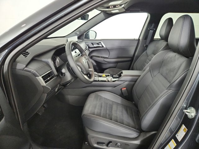 2026 Mitsubishi Outlander LE