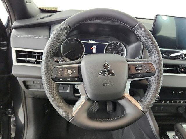 2026 Mitsubishi Outlander LE