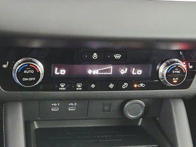 2026 Mitsubishi Outlander LE
